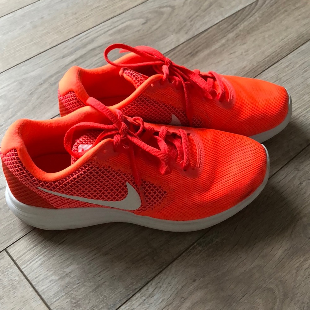 Women’s Nike Revolution 6.5